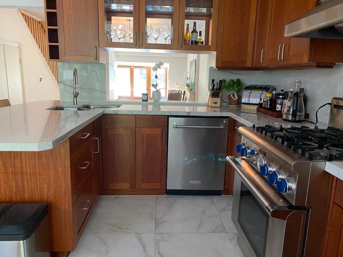 Superb Beach Home:Heated Pool-Hot Tub Open 365Days โตรอนโต ภายนอก รูปภาพ